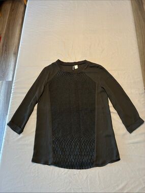 Divided Black Textured-Panel 3/4 Sleeve Tunic